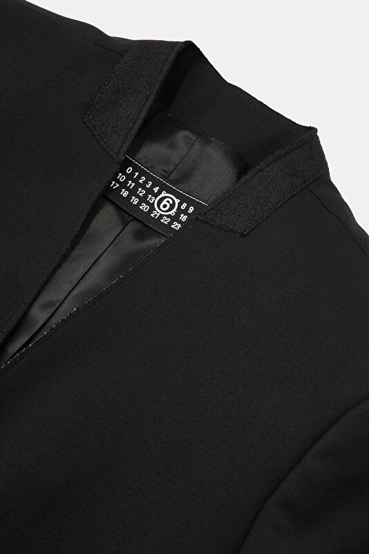BLACK BUTTONED JACKET 3