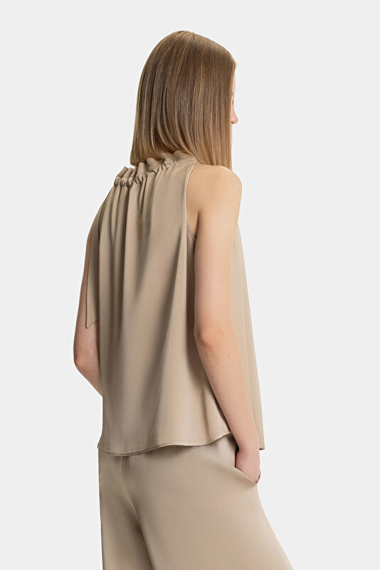 CAMEL BASIC / ROUND NECKLINE SLEEVELESS BLOUSE 2