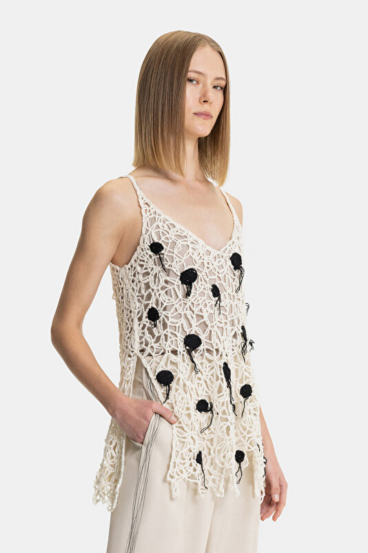 BLACK V NECK SLEEVELESS SUSPENDER BLOUSE