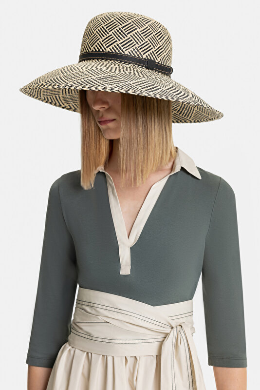 BEIGE LONG SLEEVE DRESS 3