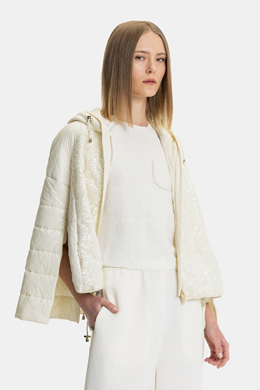 WHITE COAT