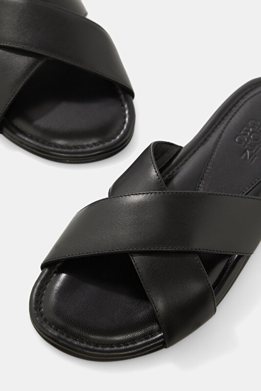BLACK SLIPPER 4