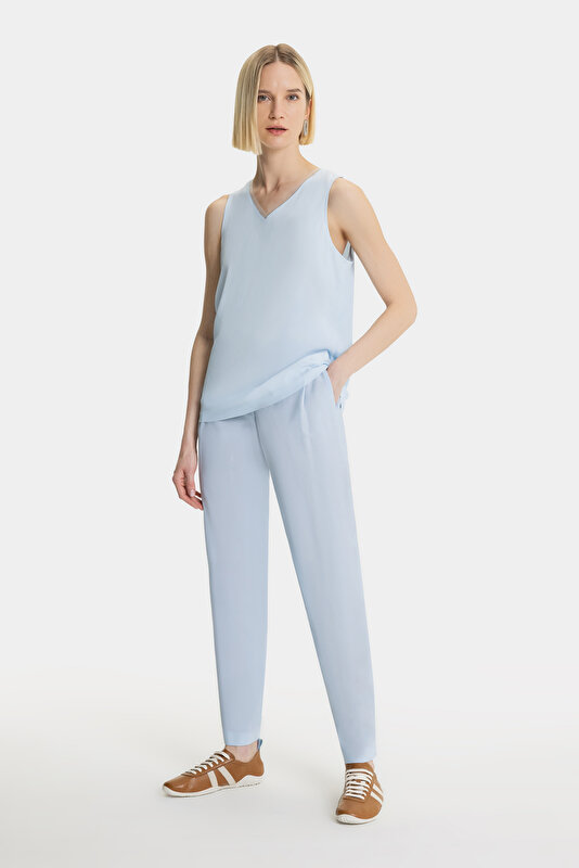 BLUE V NECK SLEEVELESS BLOUSE 3