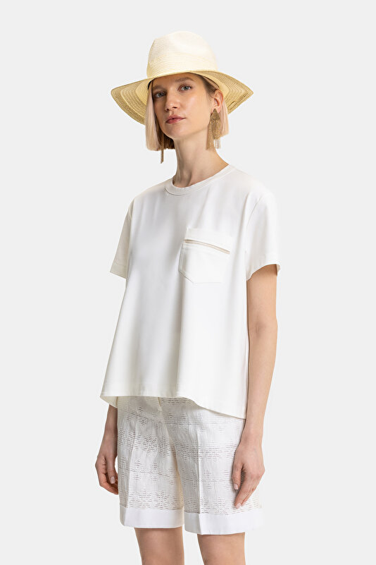 WHITE BASIC / ROUND NECKLINE SHORT SLEEVE TSHIRT