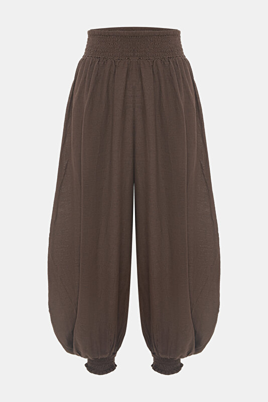 BROWN TROUSERS