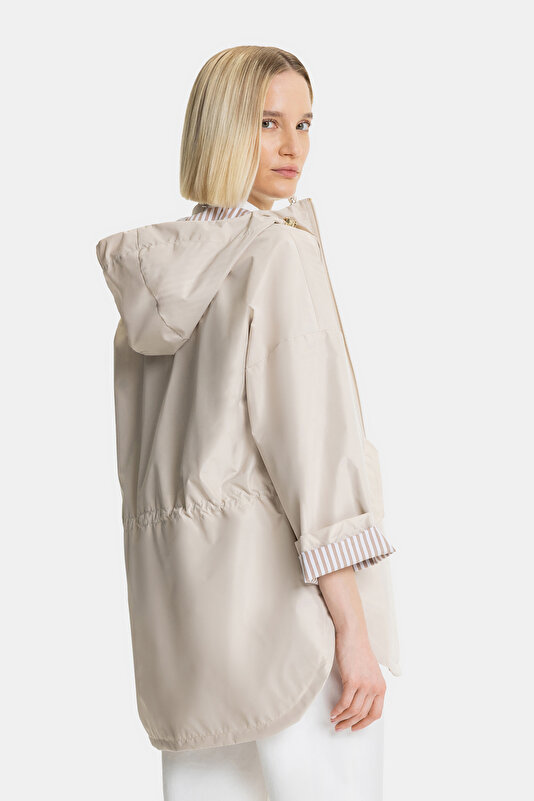 BEIGE COAT 2