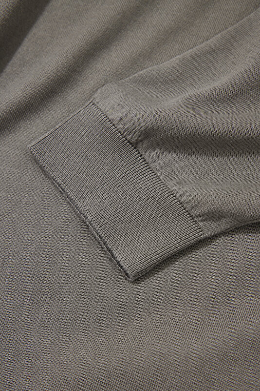 GREY POLO NECK LONG SLEEVE 4