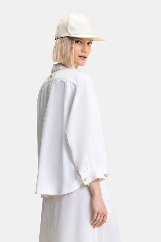 WHITE JACKET 2
