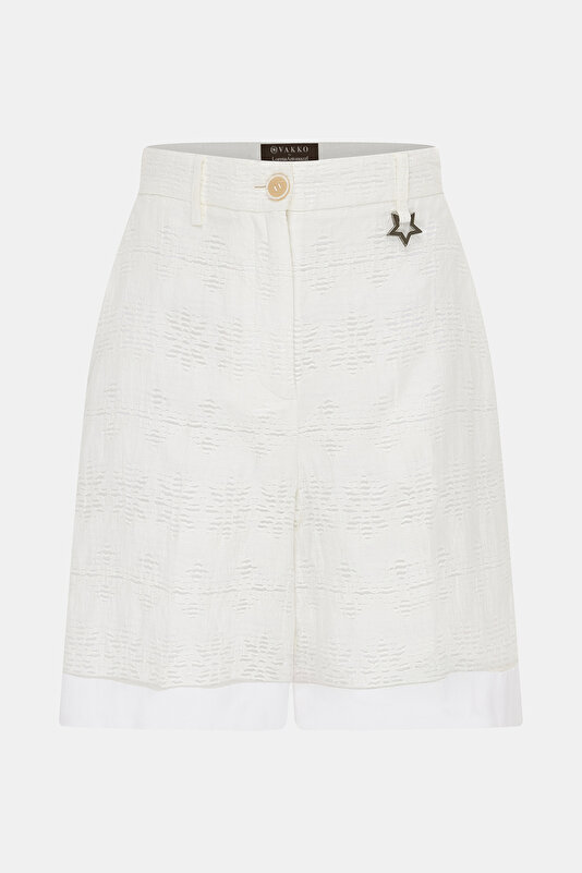 WHITE BERMUDA 4