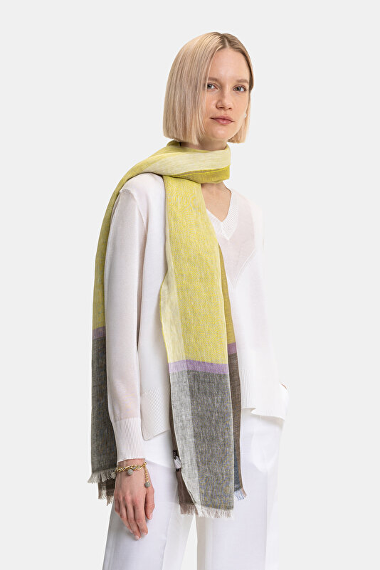 WHITE V NECK TRICOT 4