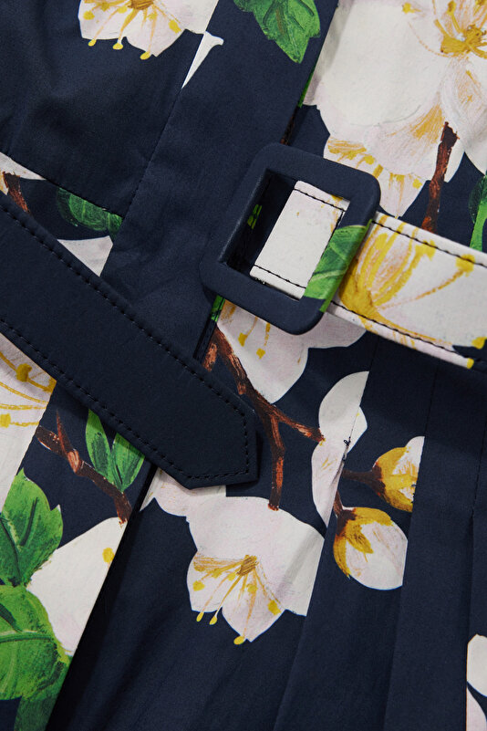 WHİTE FLORAL DESİGN MİDİ DRESS 4