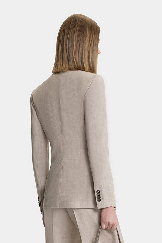 BEIGE SWALLOW COLLAR JACKET 2