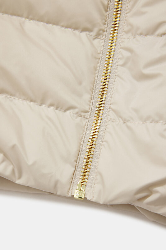 BEIGE COAT 4