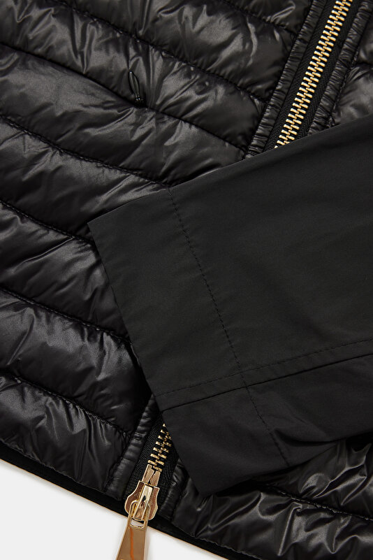 BLACK COAT 4