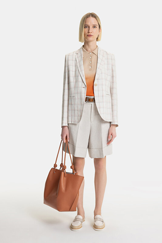 ORANGE JACKET 4