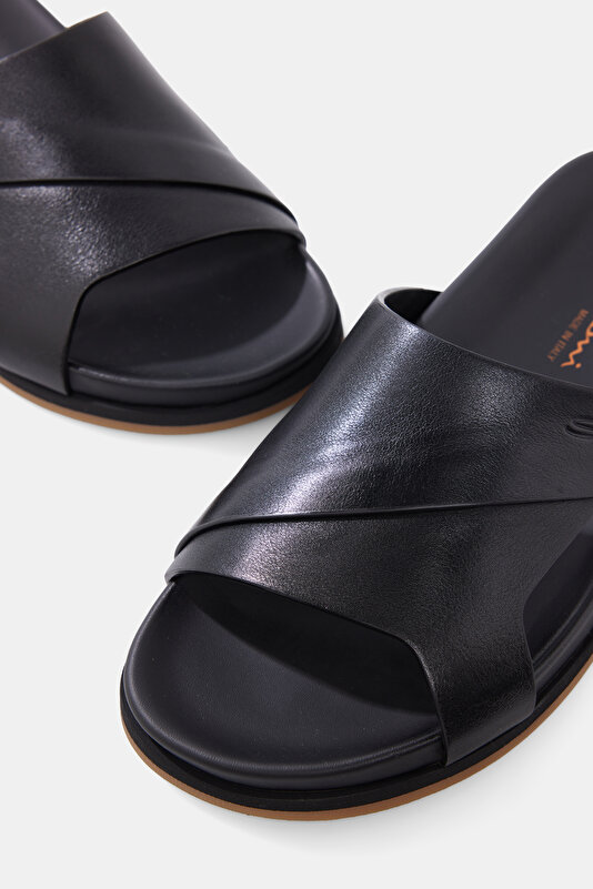 BLACK LEATHER SLIPPER 4