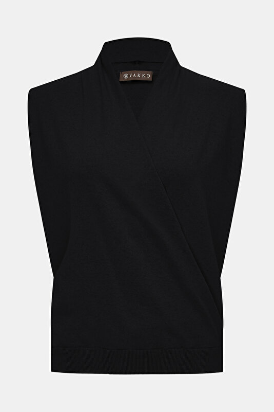 BLACK SURPLICE NECKLINE (CROSS-OVER NECKLINE) SLEEVELESS BLOUSE