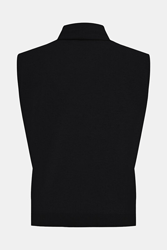 BLACK SURPLICE NECKLINE (CROSS-OVER NECKLINE) SLEEVELESS BLOUSE 2