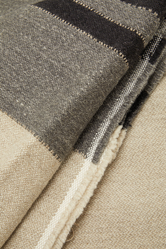 BLACK HOUSE STRİPE KOLTUK ŞALI 140X220CM 2
