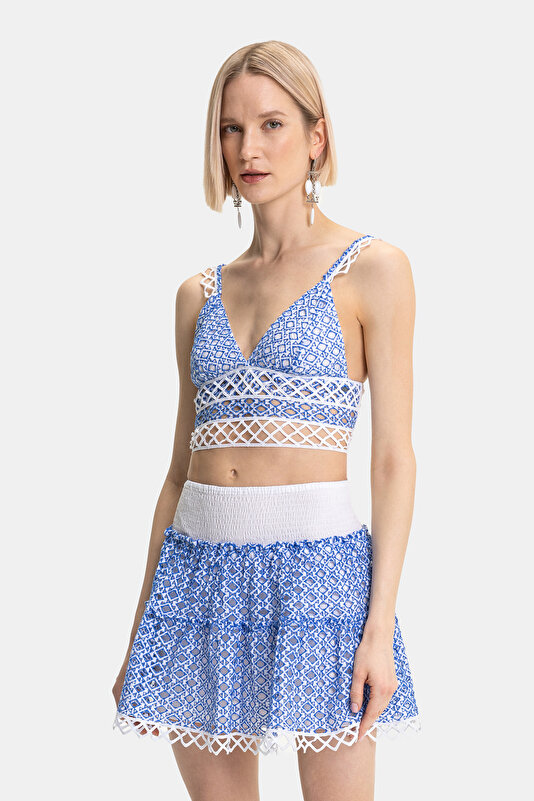 WHITE LACY SHORT SKIRT 2