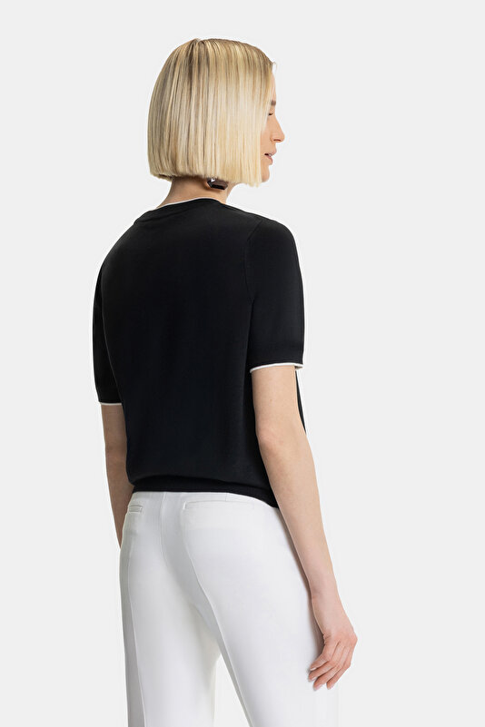 WHITE BASIC / ROUND NECKLINE TRICOT 2