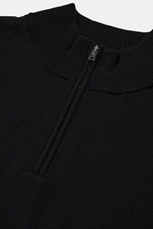 BLACK UPRIGHT COLLAR TRICOT 3