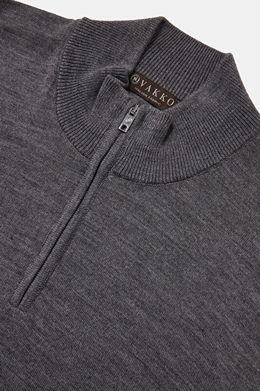 GREY UPRIGHT COLLAR TRICOT 3