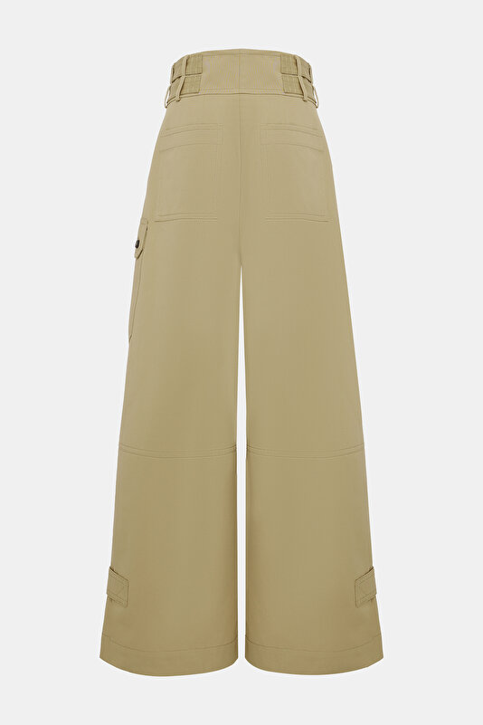 BEIGE TROUSERS 2