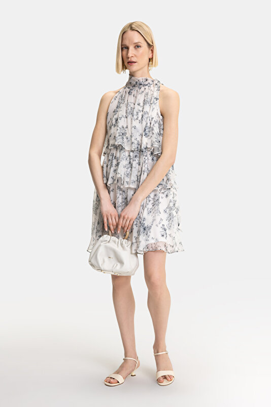 BLACK SLEEVELESS ABOVE THE KNEE DRESS