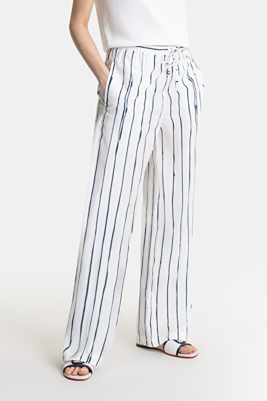 BLACK DESIGN FILLED STRAIGHT CUT TROUSERS 2