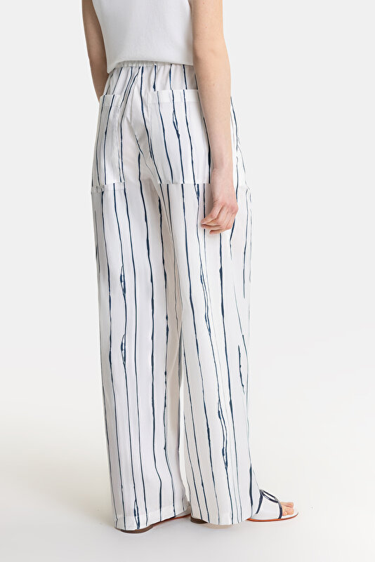 BLACK DESIGN FILLED STRAIGHT CUT TROUSERS 3