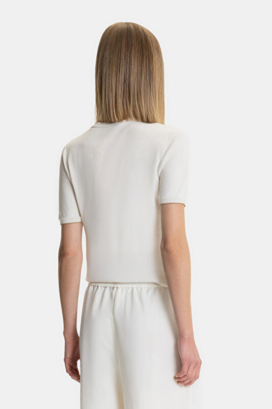 CREAM BASIC / ROUND NECKLINE 2