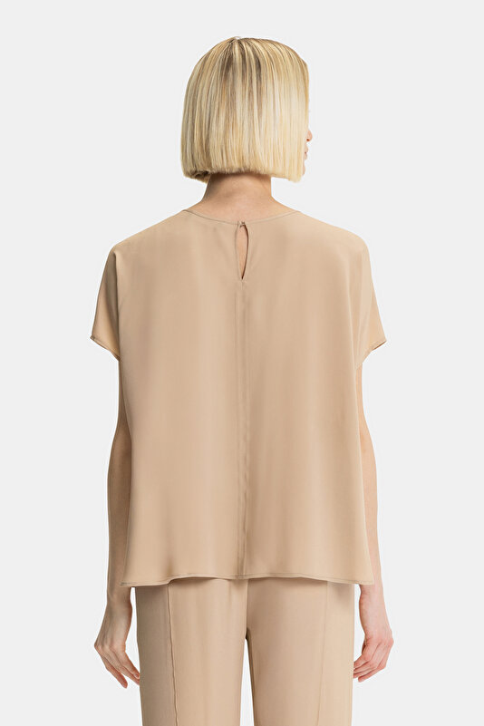 DARK BEIGE BASIC / ROUND NECKLINE SHORT SLEEVE BLOUSE 2