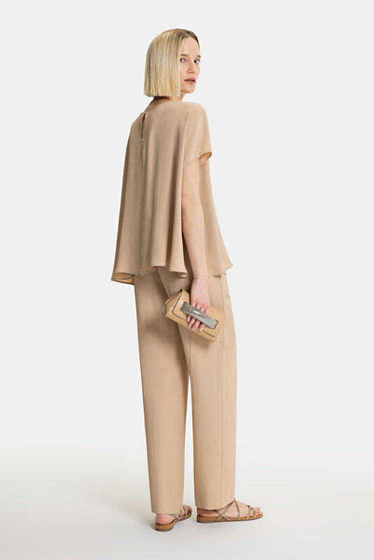 DARK BEIGE BASIC / ROUND NECKLINE SHORT SLEEVE BLOUSE 4
