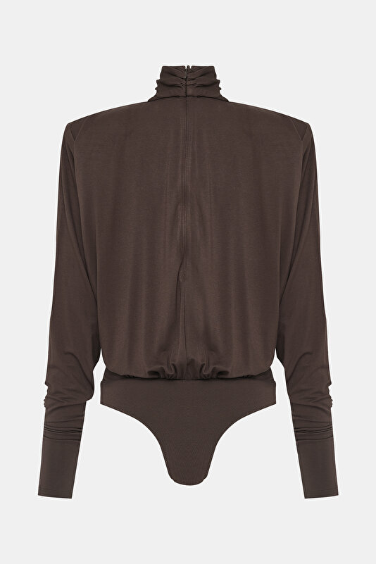 BROWN TURTLENECK BODY 2