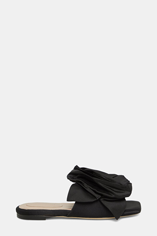 BLACK SLIPPER