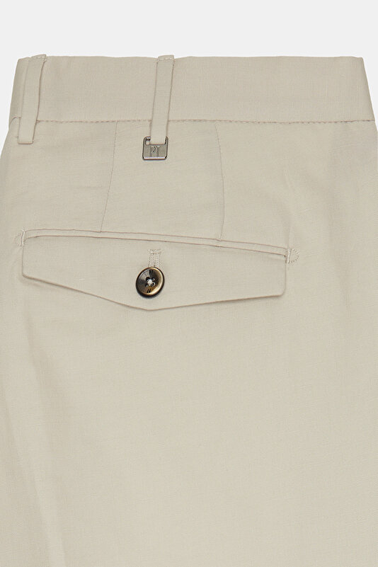 LIGHT CREAM COTTON/LINEN BERMUDA 3