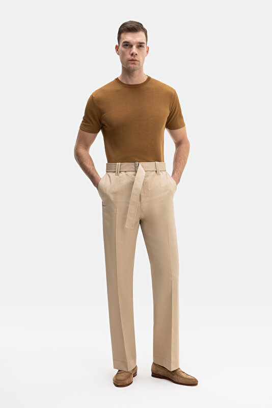 BELİ KEMERLİ PİLESİZ PANTOLON