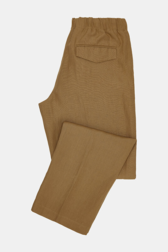 BEIGE TROUSERS 2