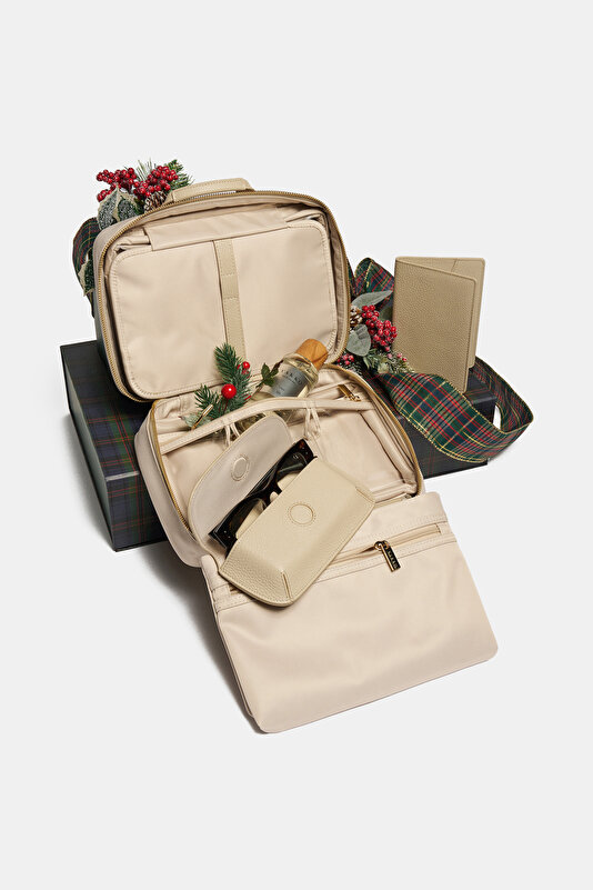 WOMEN'S TRAVEL GIFT SET