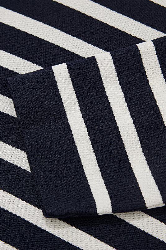 DÜĞMESİZ POLO YAKA KISA KOL TRİKO T-SHIRT 4