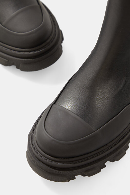 BLACK LEATHER BOOT 4