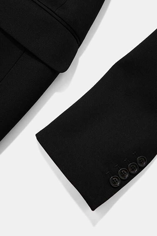 BLACK JACKET 4