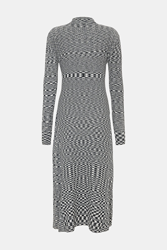 BLACK DESIGN FILLED DRESS 2
