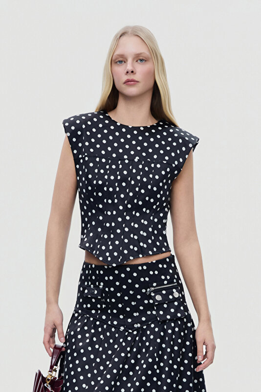 ECRU POLKA-DOT SLEEVELESS BLOUSE