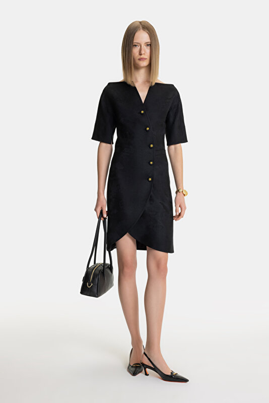 BLACK 3/4 SLEEVES ABOVE THE KNEE DRESS