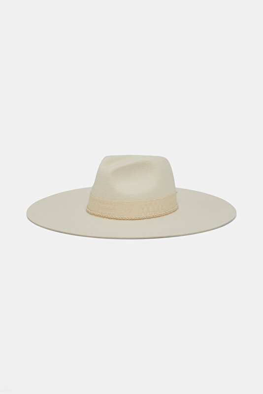 NATURAL HAT