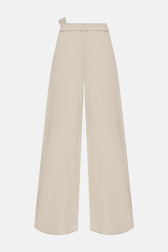 BEIGE TROUSERS 2