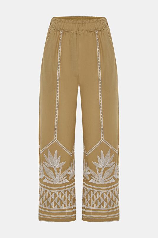 BEIGE TROUSERS