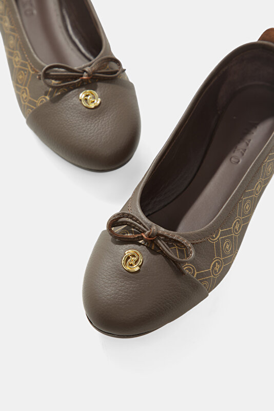 BEIGE FLAT SHOES 4